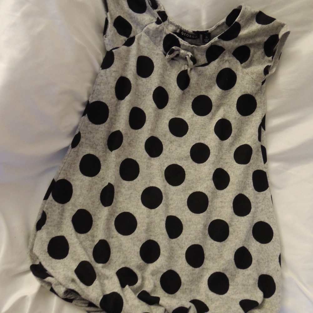 Big Dot Bubble top......so cute with leggings